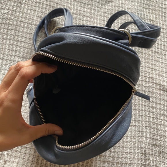 Small blue backpack - Picture 3 of 5